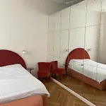 Miro Skolas - Quiet Chic, Free Parking, Self Check-in 4*
