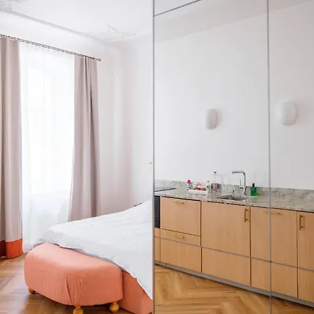 Miro Skolas - Quiet Chic, Free Parking, Self Check-in 4* ריגה