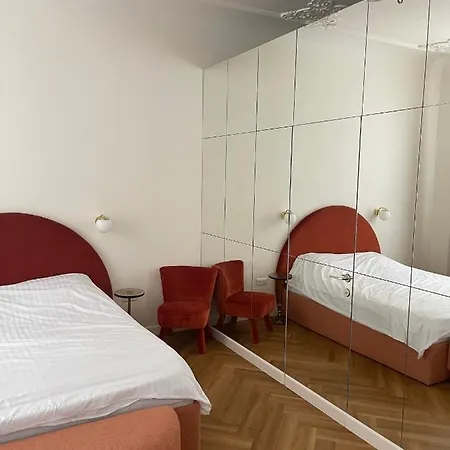 Miro Skolas - Quiet Chic, Free Parking, Self Check-in 4*