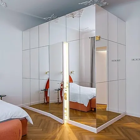 Miro Skolas - Quiet Chic, Free Parking, Self Check-in 4* Ρίγα