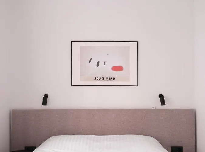 Miro Skolas - Quiet Chic, Free Parking, Self Check-in 4* Riga