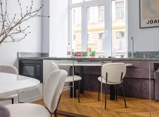 Miro Skolas - Quiet Chic, Free Parking, Self Check-in 4*