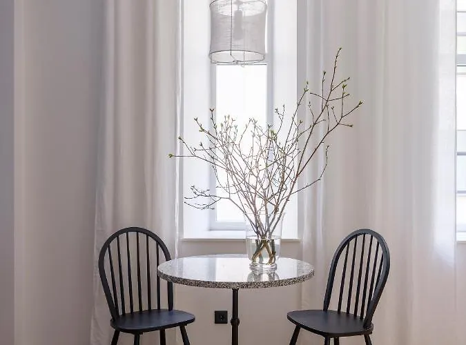 Miro Skolas - Quiet Chic, Free Parking, Self Check-in Aparthotel Riga