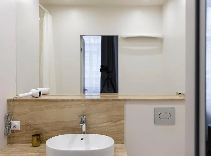 Miro Skolas - Quiet Chic, Free Parking, Self Check-in 4* Riga