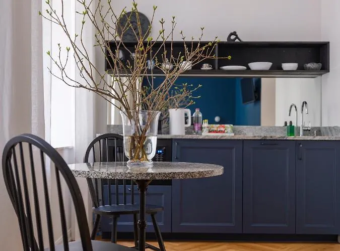 Aparthotel Miro Skolas - Quiet Chic, Free Parking, Self Check-in Riga