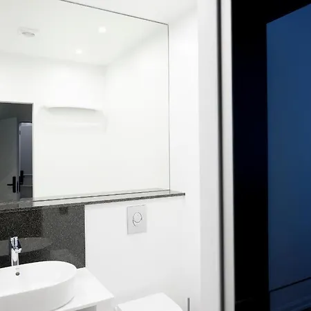 Miro Skolas - Quiet Chic, Free Parking, Self Check-in Апарт-отель 4*